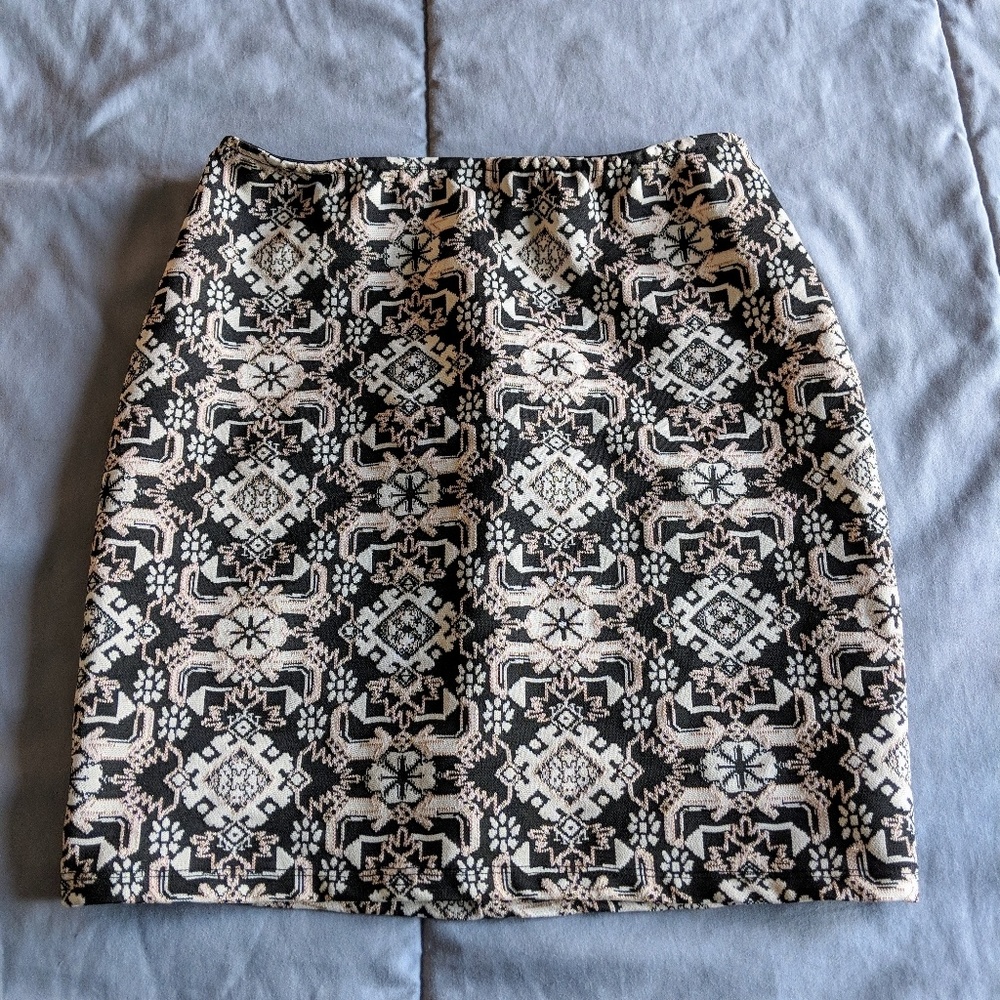 Patterned skirt